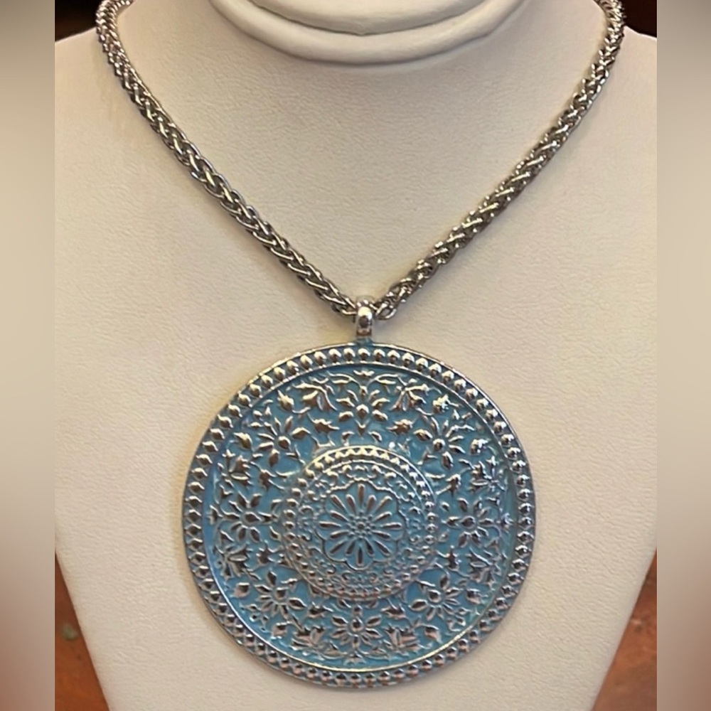 Dillards necklace with gift box price is firm